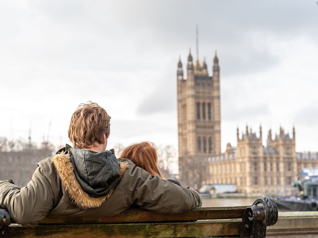 Девушка путешествует. Success stories of moldova. Europa union karta. Looking for europe книга. Looking for europe (the neofolk compendium) various artists.