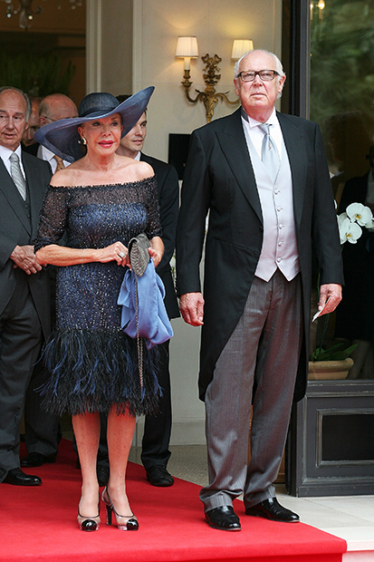 Принц Неаполитанский Виктор Эммануил и его жена Марина отправляются на свадьбу принца Монако Альберта II, 2 июля 2011 года
