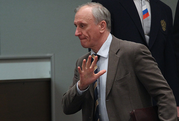 Советник председателя Совета Федерации РФ Геннадий Бурбулис на заседании Совета Федерации, 2010 год