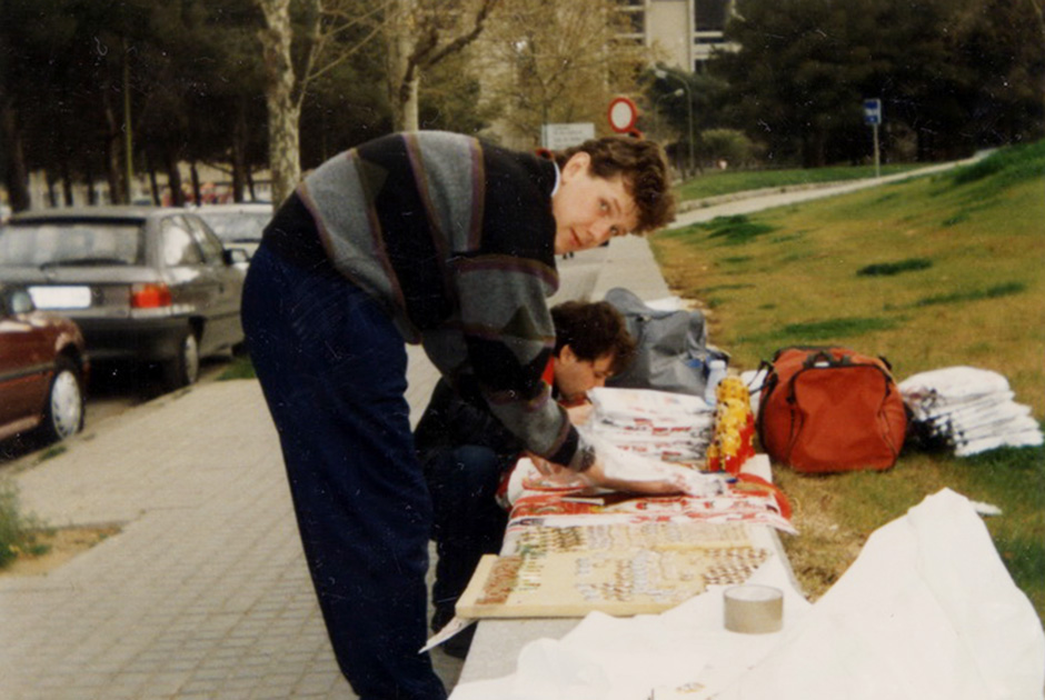 16 марта 1994 года. Барселона. Перерисовывание испанского флага в каталонский в разгаре