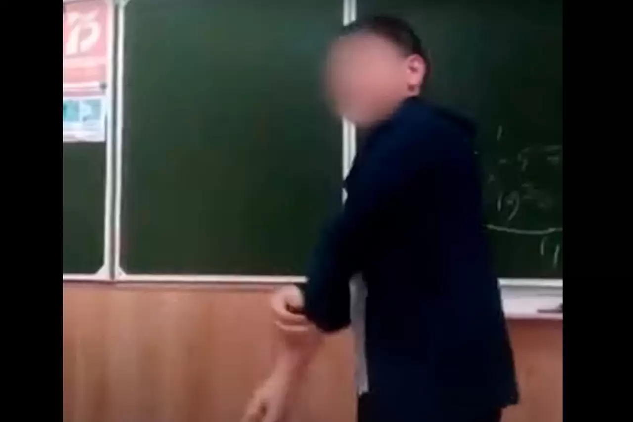 Студент трахнул училку по русскому