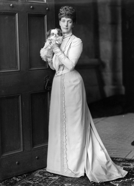 Королева Александра в 1904 году 