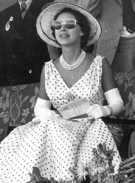 Принцесса Маргарет на скачках в феврале 1955 года