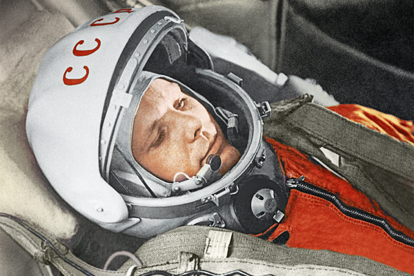 Юрий Гагарин в кабине космического корабля «Восток-1» перед стартом, 1961 год