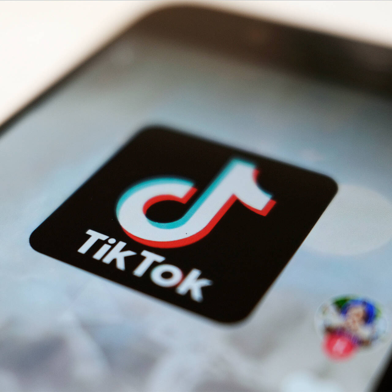 Школьницу заманили на съемки видео для TikTok и изнасиловали: Интернет:  Интернет и СМИ: Lenta.ru