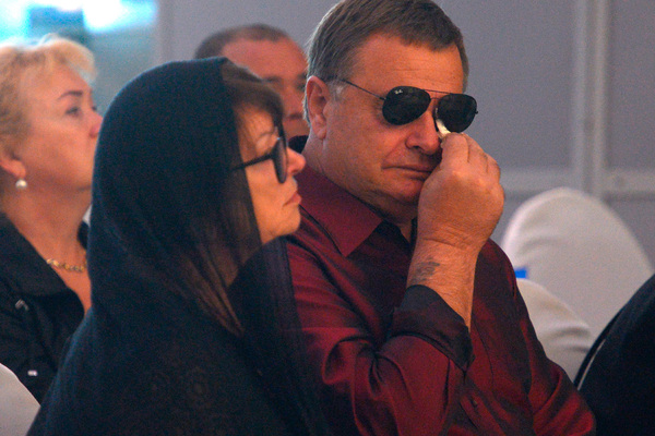 Владимир Фриске и Ольга Копылова  на похоронах