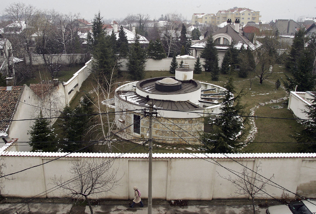 Дом югославского лидера Слободана Милошевича и его семьи в Пожареваце, расположенном примерно в 50 километрах к юго-востоку от Белграда