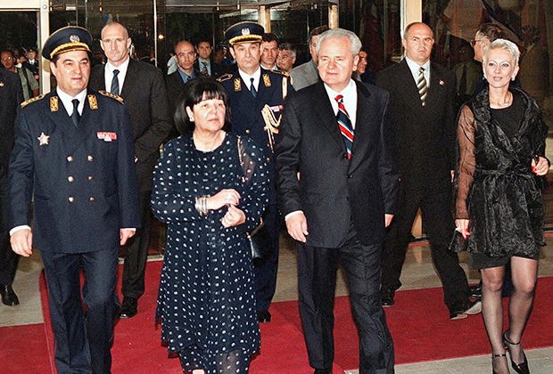 Президент Югославии Слободан Милошевич, его жена Мира и начальник штаба югославской армии генерал Небойша Павкович