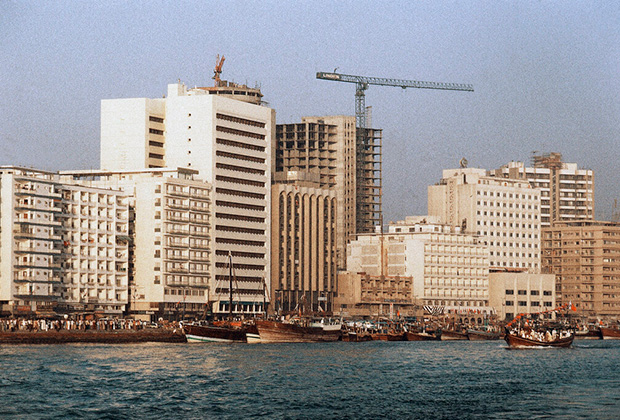 Вид на строящиеся небоскребы в Дубае, 1979 год