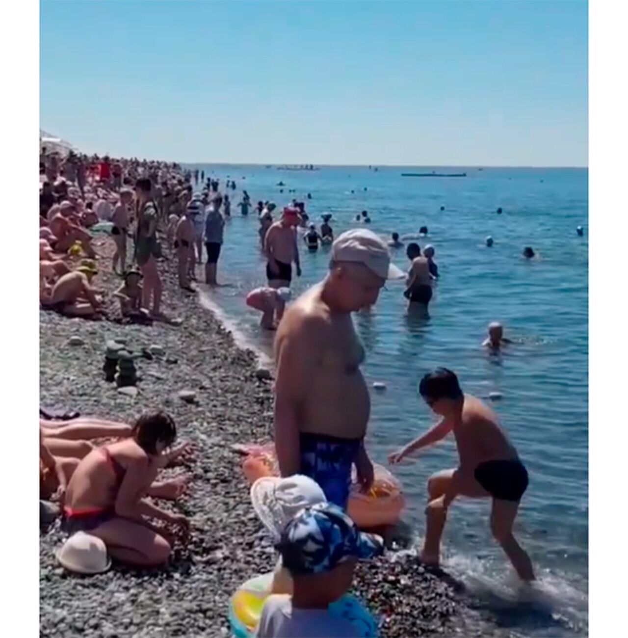 Нудистский пляж спутник