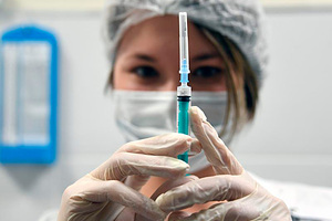 В Москве ввели обязательную вакцинацию от коронавируса. Кто должен сделать прививку?