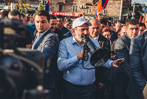 Никол Пашинян на митинге своих сторонников