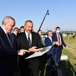 Реджеп Тайип Эрдоган и Ильхам Алиев (на переднем плане)