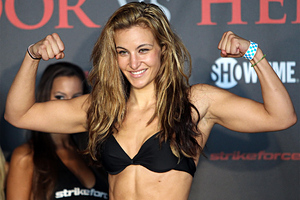 «Я чувствую, что хочу драться» Самая сексуальная девушка-боец UFC возвращается в октагон. Что ждет ее соперниц?