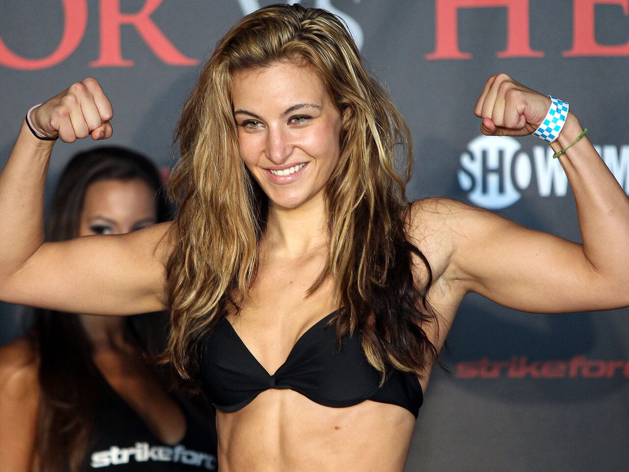 Я чувствую, что хочу драться» Самая сексуальная девушка-боец UFC  возвращается в октагон. Что ждет ее соперниц?: Бокс и ММА: Спорт: Lenta.ru