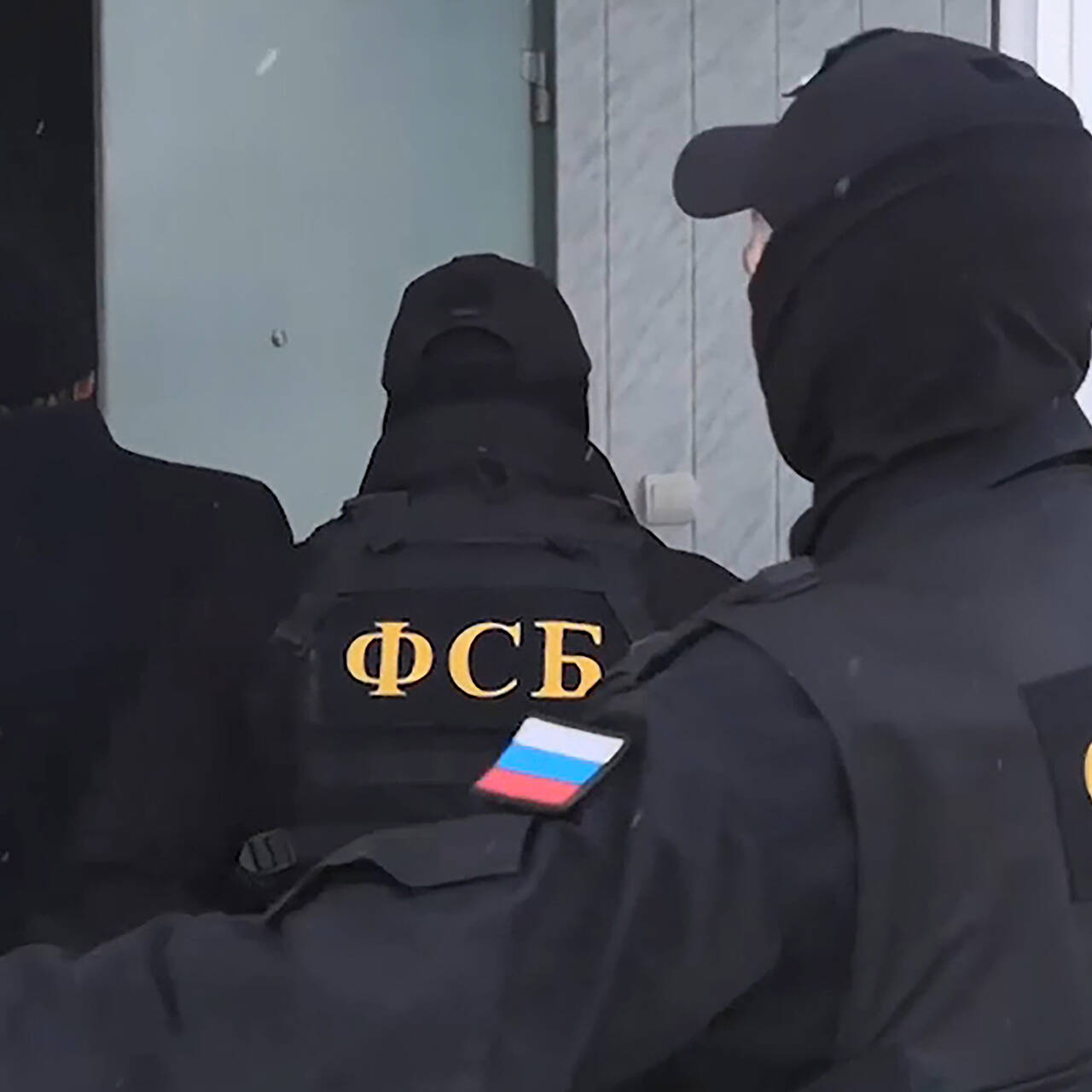 ФСБ уличила российского полицейского в разглашении гостайны: Полиция и  спецслужбы: Силовые структуры: Lenta.ru