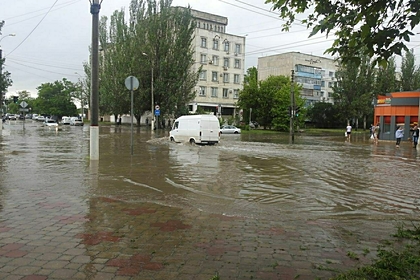 Жители Ялты отказались покидать свои затопленные дома