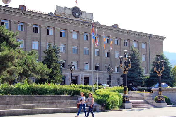 Президентский дворец в Степанакерте