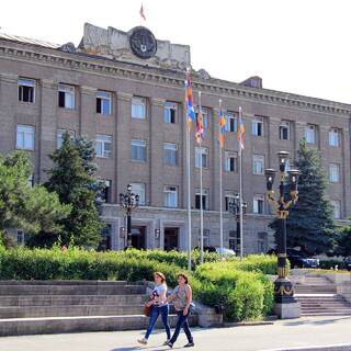 Президентский дворец в Степанакерте