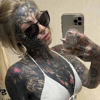 Стоковые фотографии по запросу Женщина татуировки