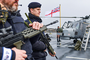 Российские моряки применили оружие против британского эсминца. Что известно об инциденте в Черном море?