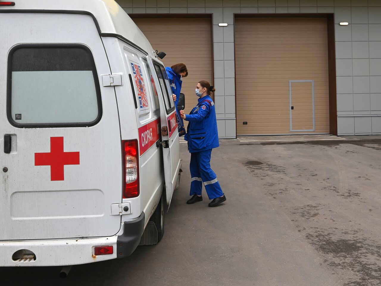 Россиянка нашла тело трехмесячной дочки и ушла пить к подруге:  Происшествия: Россия: Lenta.ru