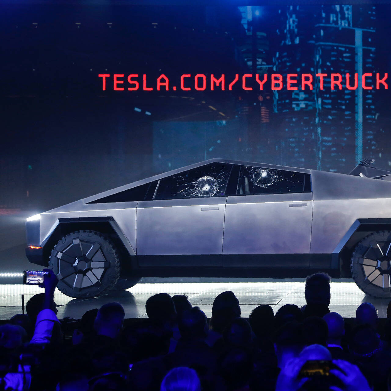 Илон Маск предсказал провал «инопланетной» машине Tesla: Бизнес: Экономика:  Lenta.ru