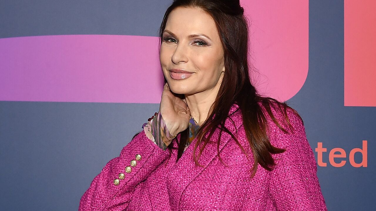 Әйелдер өздерін мастурбациялайды