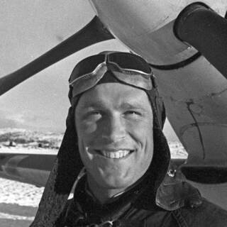 Дважды Герой Советского Союза летчик Борис Сафонов погиб в бою 30 мая 1942 года