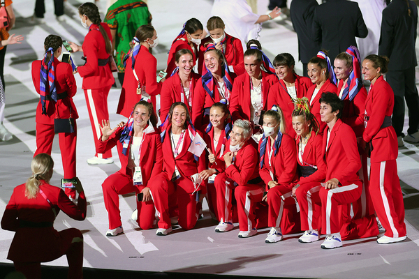 Сборная ОКР на церемонии открытия Олимпийских игр
