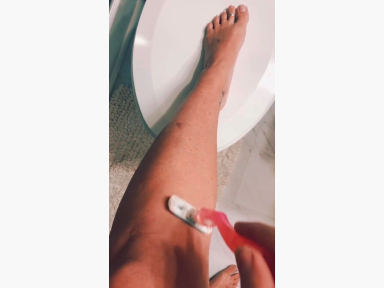 Как правильно брить ноги