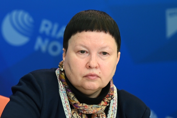 Елена Сутормина