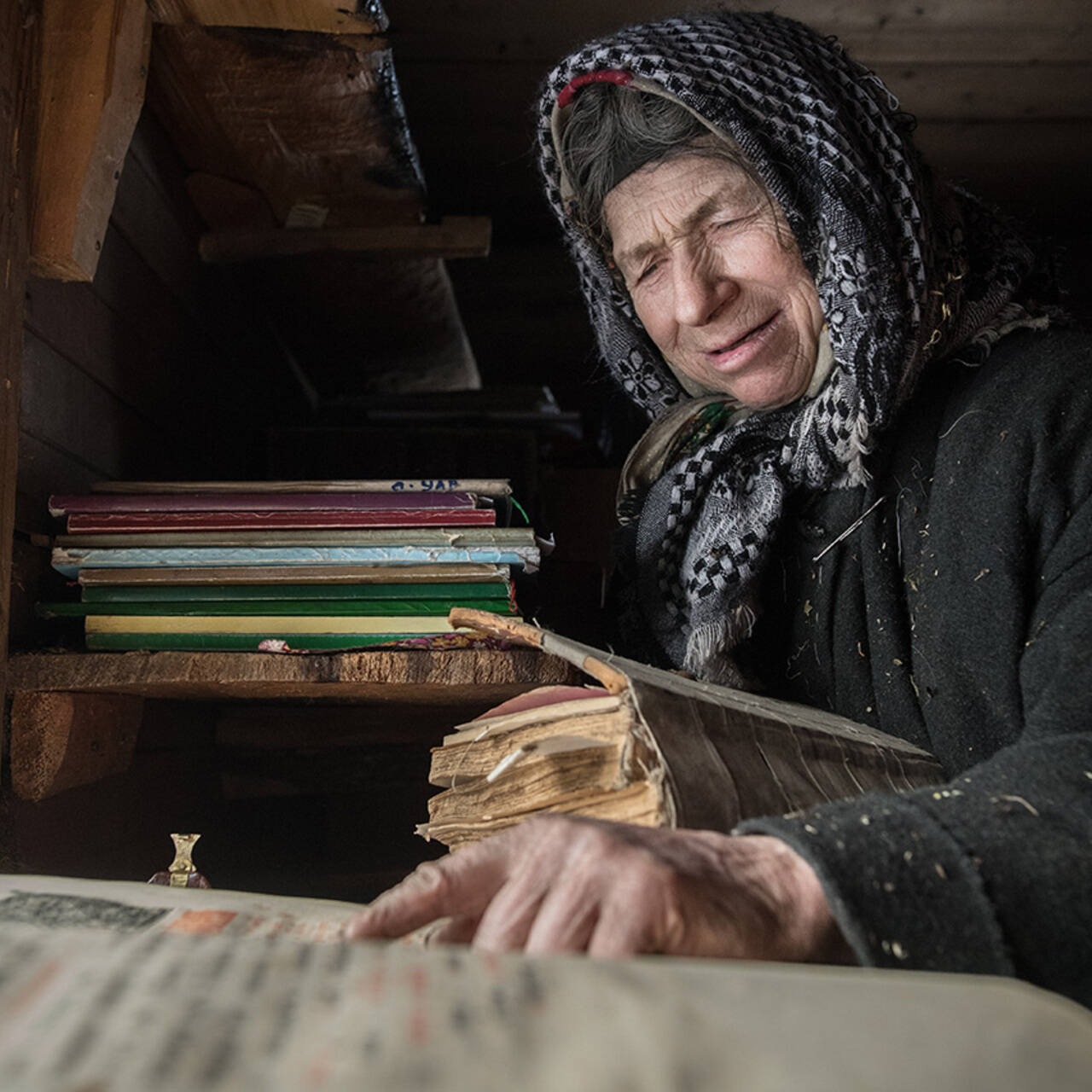 Отшельница Агафья Лыкова пожаловалась на обнаглевших медведей: Люди: Моя  страна: Lenta.ru