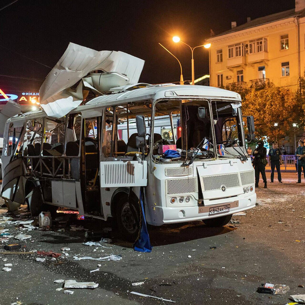 Причиной взрыва автобуса в Воронеже назвали газовый баллон. В результате ЧП  погибли два пассажира и пострадали 20: Криминал: Силовые структуры: Lenta.ru