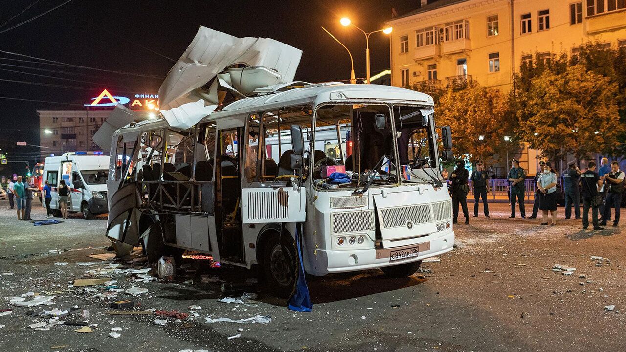 Причиной взрыва автобуса в Воронеже назвали газовый баллон. В результате ЧП  погибли два пассажира и пострадали 20: Криминал: Силовые структуры: Lenta.ru