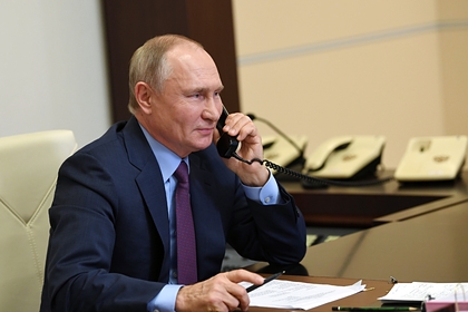 Путин поговорил с приглашенной им на отдых в Сочи многодетной семьей