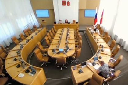 Депутат зачитал тексты песен Моргенштерна на заседании и попал на видео