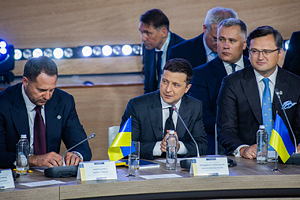 Крымские посиделки. На 30-летие независимости Украины съехались политики со всей Европы. Поможет ли это вернуть Крым?