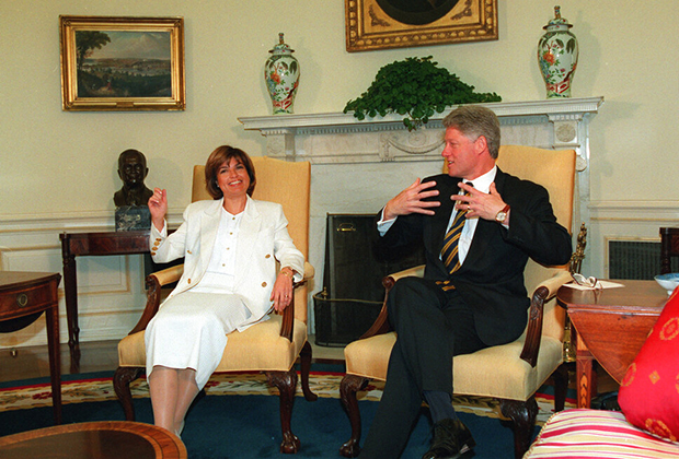 Бывший премьер-министр Турции Тансу Чиллер на встрече с Биллом Клинтоном, 1995 год