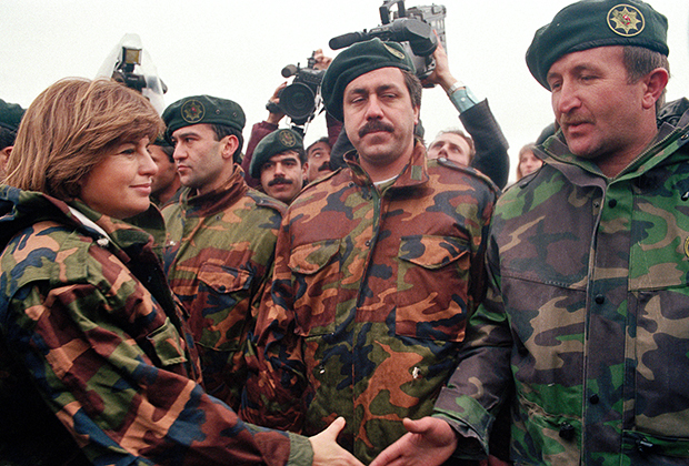 Тансу Чиллер и армия Азербайджана