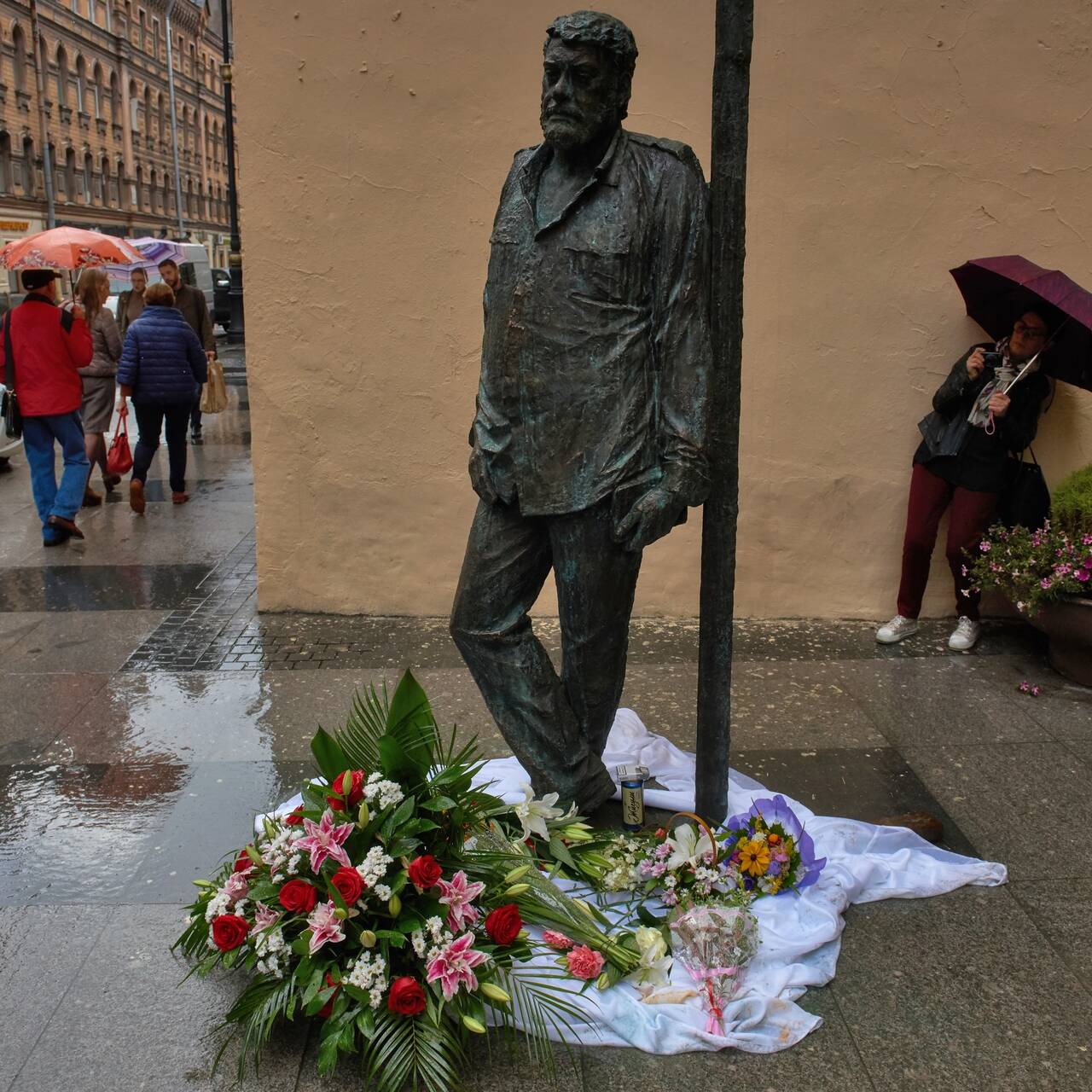 В Петербурге установили памятник собаке Довлатова: Дом: Среда обитания:  Lenta.ru