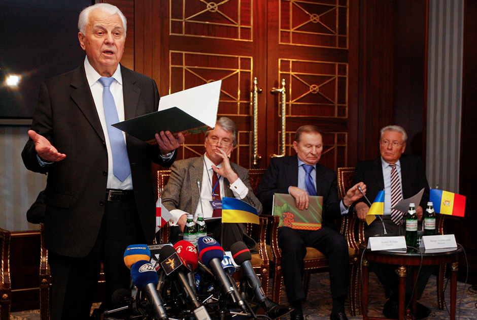 Бывший президент Украины Леонид Кравчук выступает с речью на Балтийско-Черноморском форуме под названием «Через диалог к доверию и миру». Киев, 1 декабря 2016 года