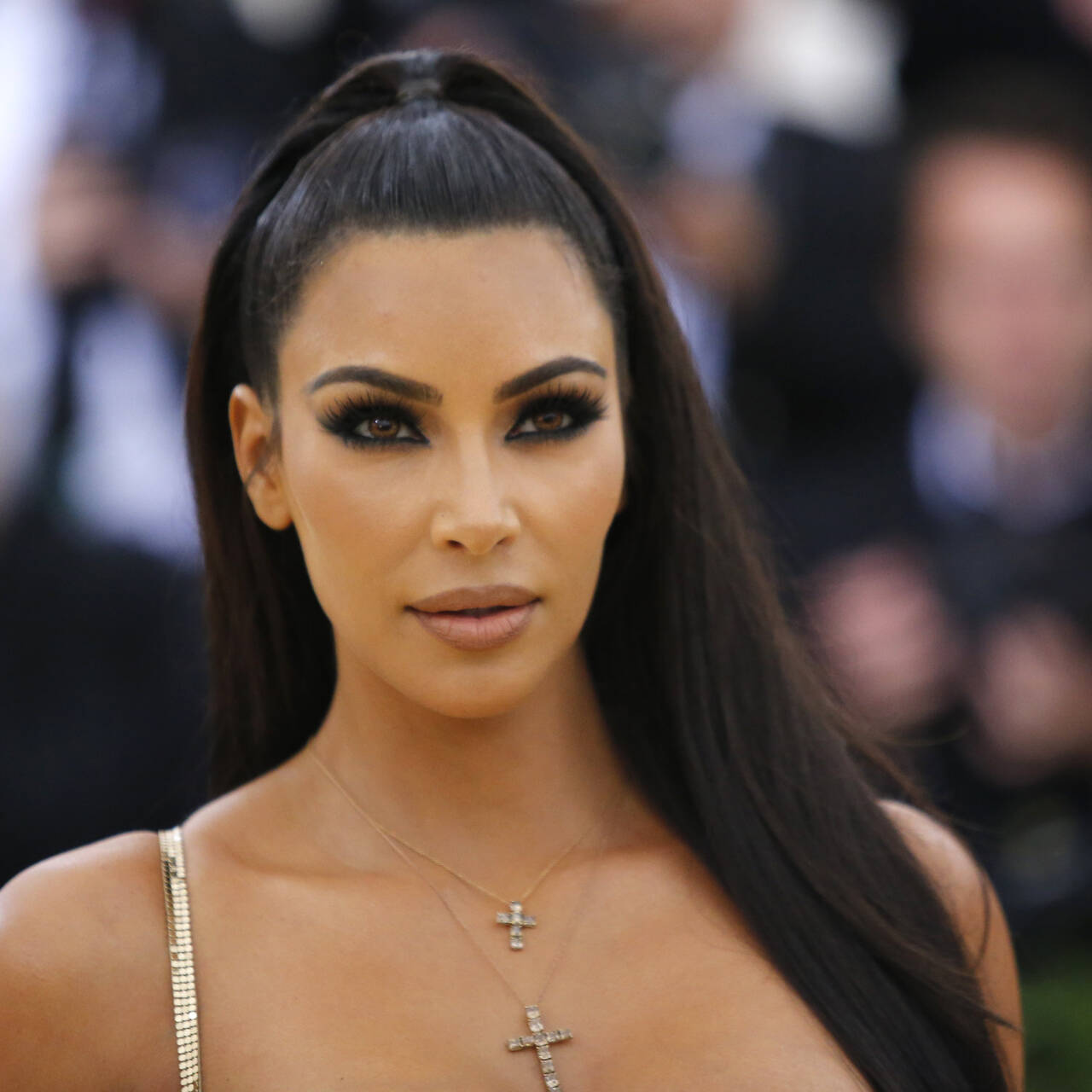 Kim Kardashyan Zapodozrili V Reklame Kriptomoshennikov Socialnaya Sfera Ekonomika Lenta Ru