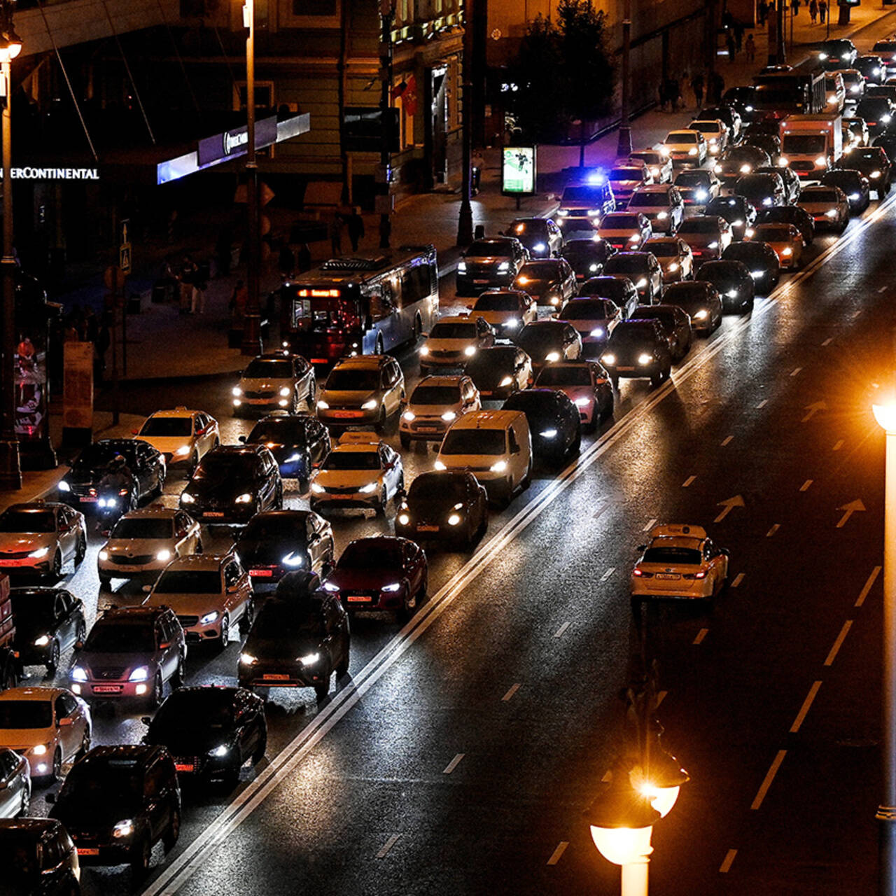 Пробки в москве. Таганская площадь в час пик. Трафик в москве. Пробки в москве фото. Москва затор.