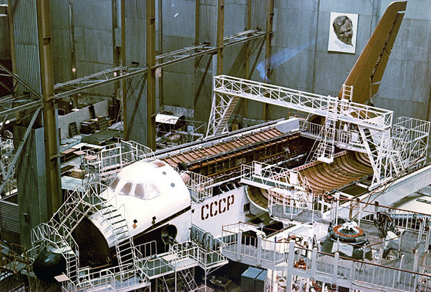 Полноразмерный испытательный стенд ОК-КС. Испытания на стенде велись с 1984 года до первого запуска «Бурана»