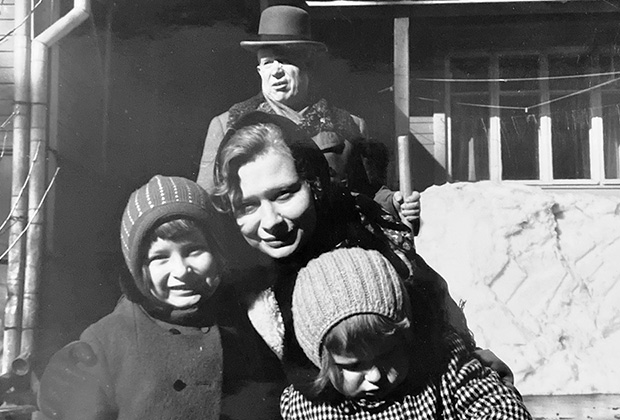 Хрущев с родными, Петрово-Дальнее, 1968 год