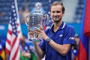 Даниил Медведев выиграл US Open. В финале он разгромил легендарного серба Новака Джоковича