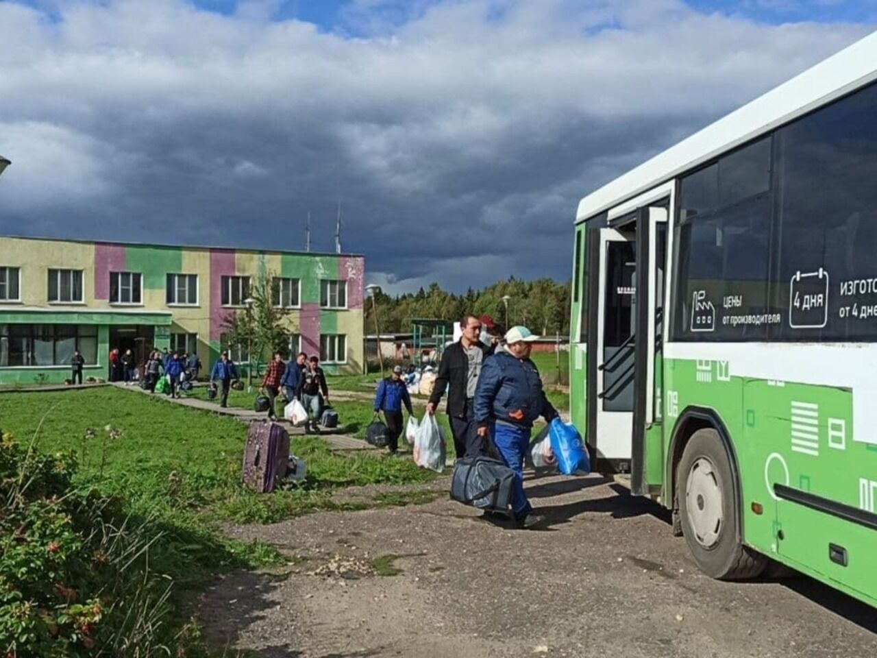 Общежитие для мигрантов в Подмосковье закрыли после резонансного убийства:  Общество: Россия: Lenta.ru