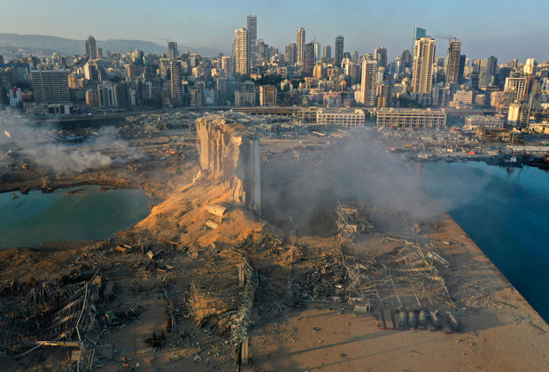 Последствия взрыва в порту Бейрута 4 августа 2020 года