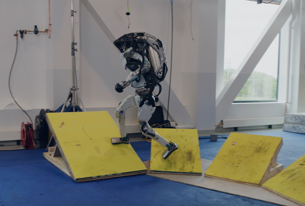 Робот Atlas от Boston Dynamics. Кадр: Boston Dynamics / YouTube